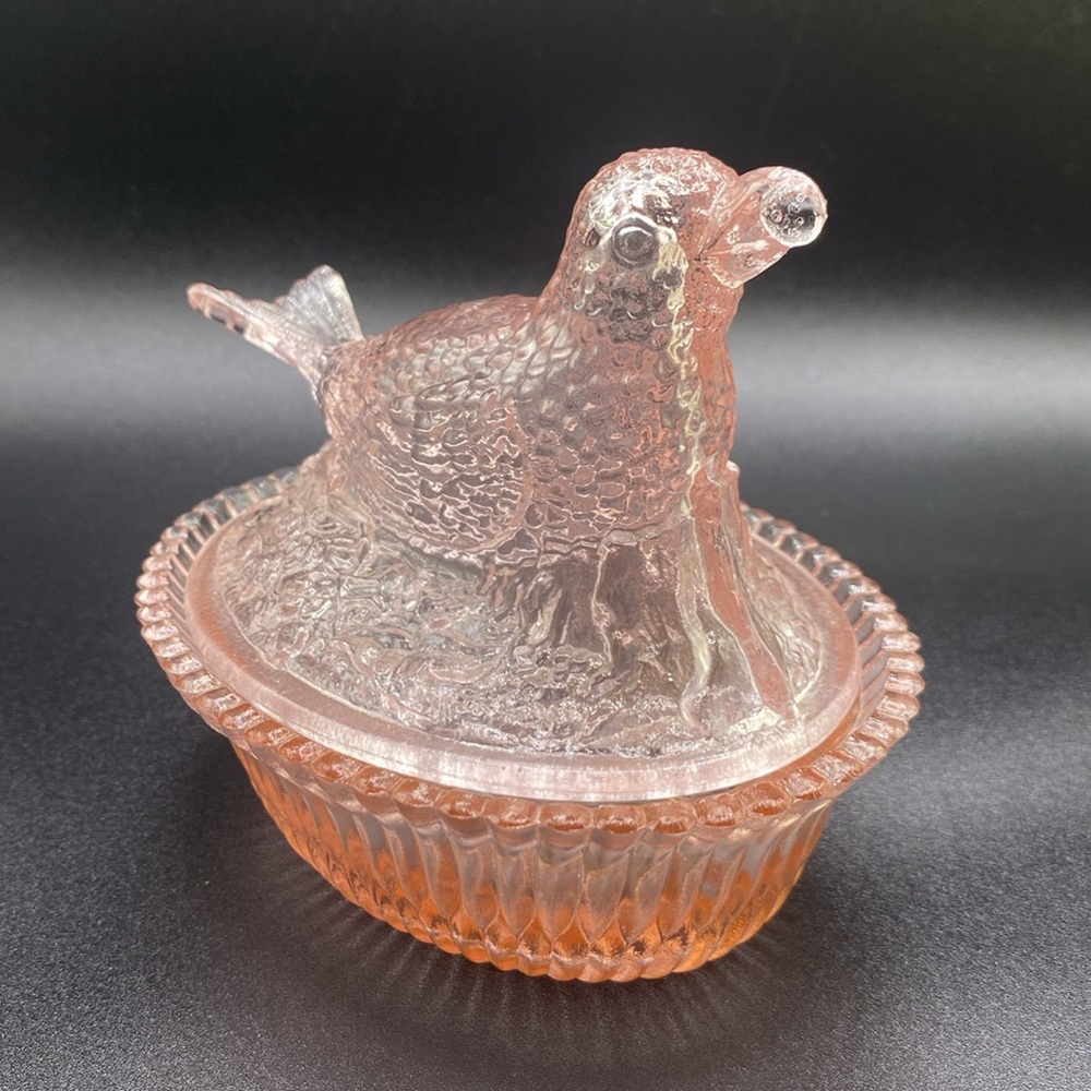 BOYD GLASS ROBIN ON NEST with BERRY LIGHT ROSE - Picture 4 of 13